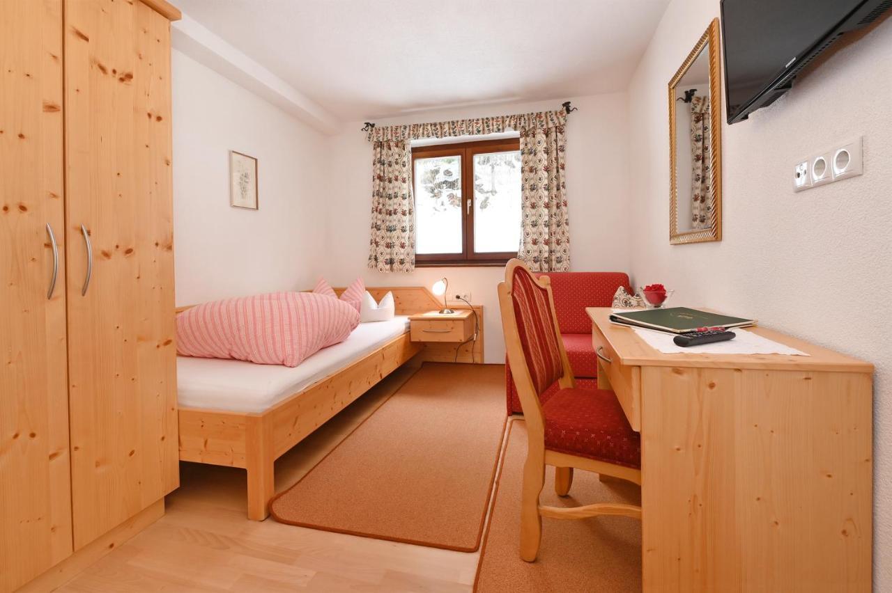 Hotel Montabella Schruns Exteriör bild