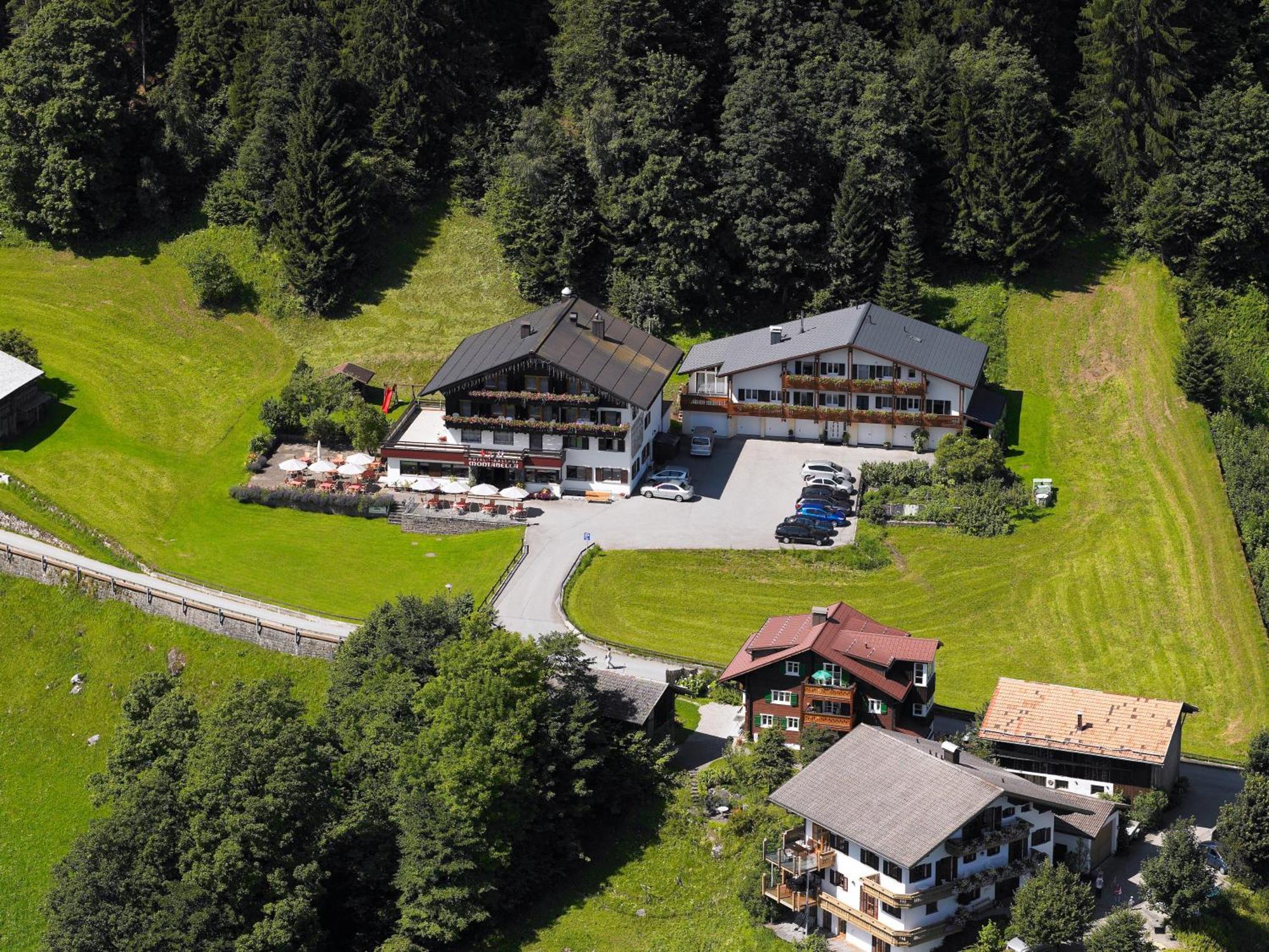 Hotel Montabella Schruns Exteriör bild