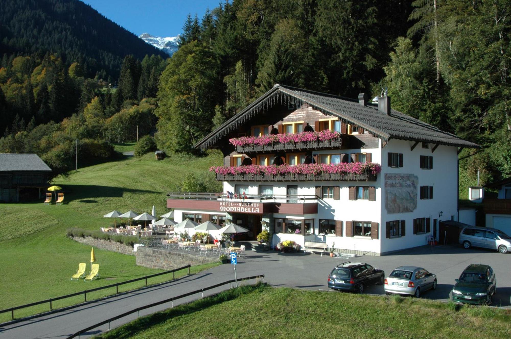 Hotel Montabella Schruns Exteriör bild